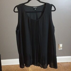 L Relativity Black Pleated Sleeveless Blouse